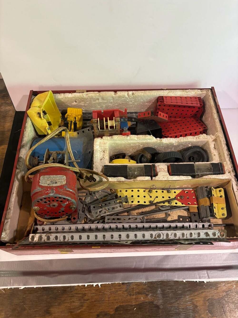 Vintage Gilbert Erector Set Metal Case 16"x 8"x 3" - Finland